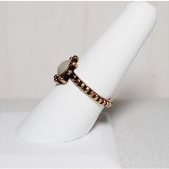 White Cabochon sz 8 Starburst Bronze Tone Fashion Ring - Picture 3 of 8